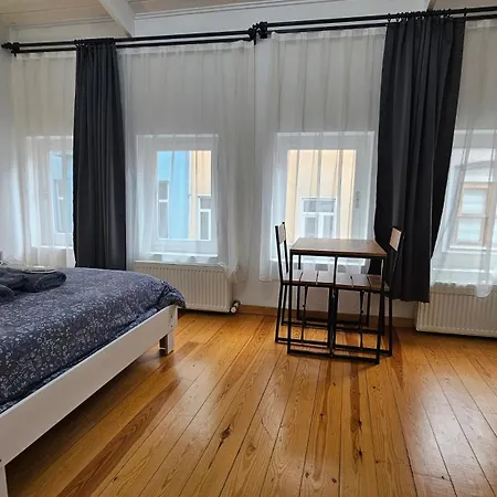Modern L Affordable L Central L Spacious *